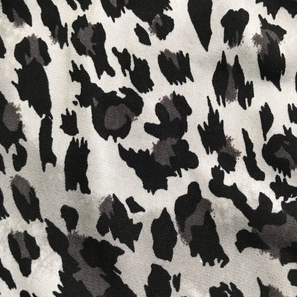 Sexy Leopard Print Wrap Dress Midi Size Medium Ellen Tracy Date Night or Work - Picture 11 of 14